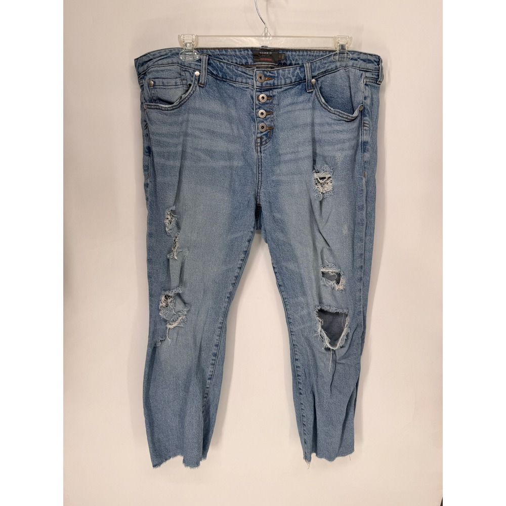 Torrid Crop Boyfriend Women Size 18 Blue Light Wash Distressed Button Fly Jeans